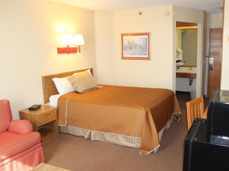 Travelodge By Wyndham Perry National Fairgrounds Area I-75 Exteriör bild