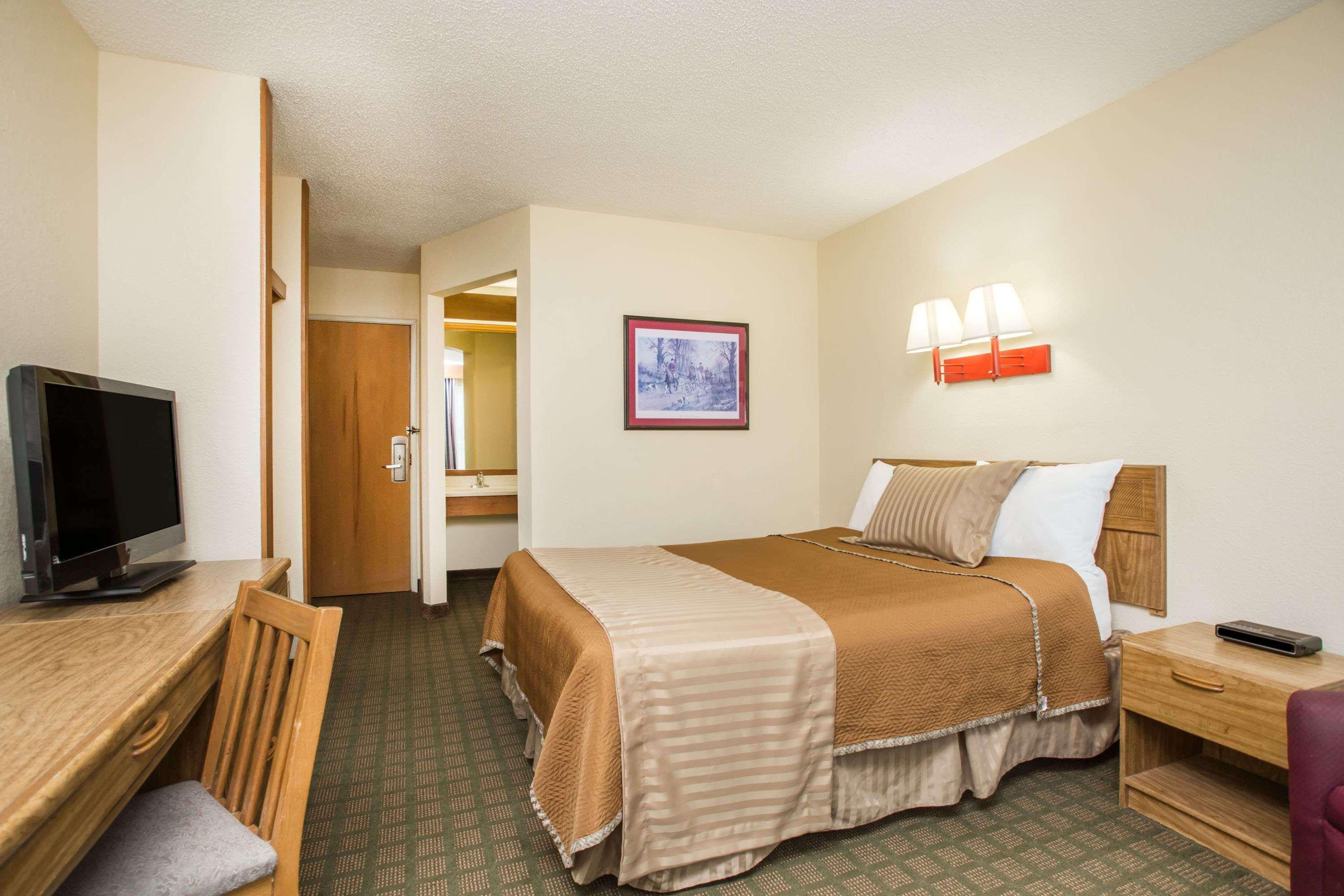 Travelodge By Wyndham Perry National Fairgrounds Area I-75 Exteriör bild