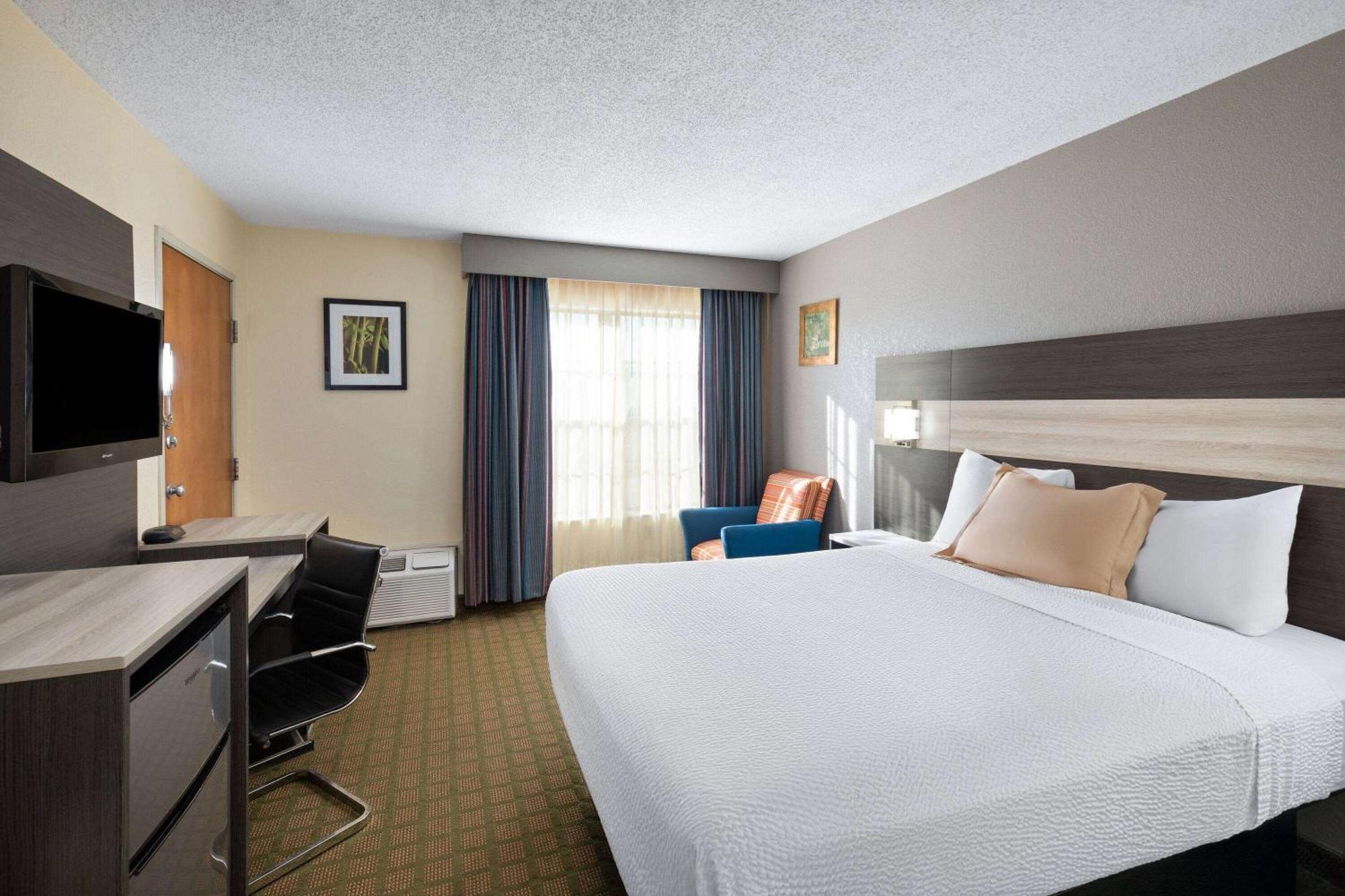 Travelodge By Wyndham Perry National Fairgrounds Area I-75 Exteriör bild
