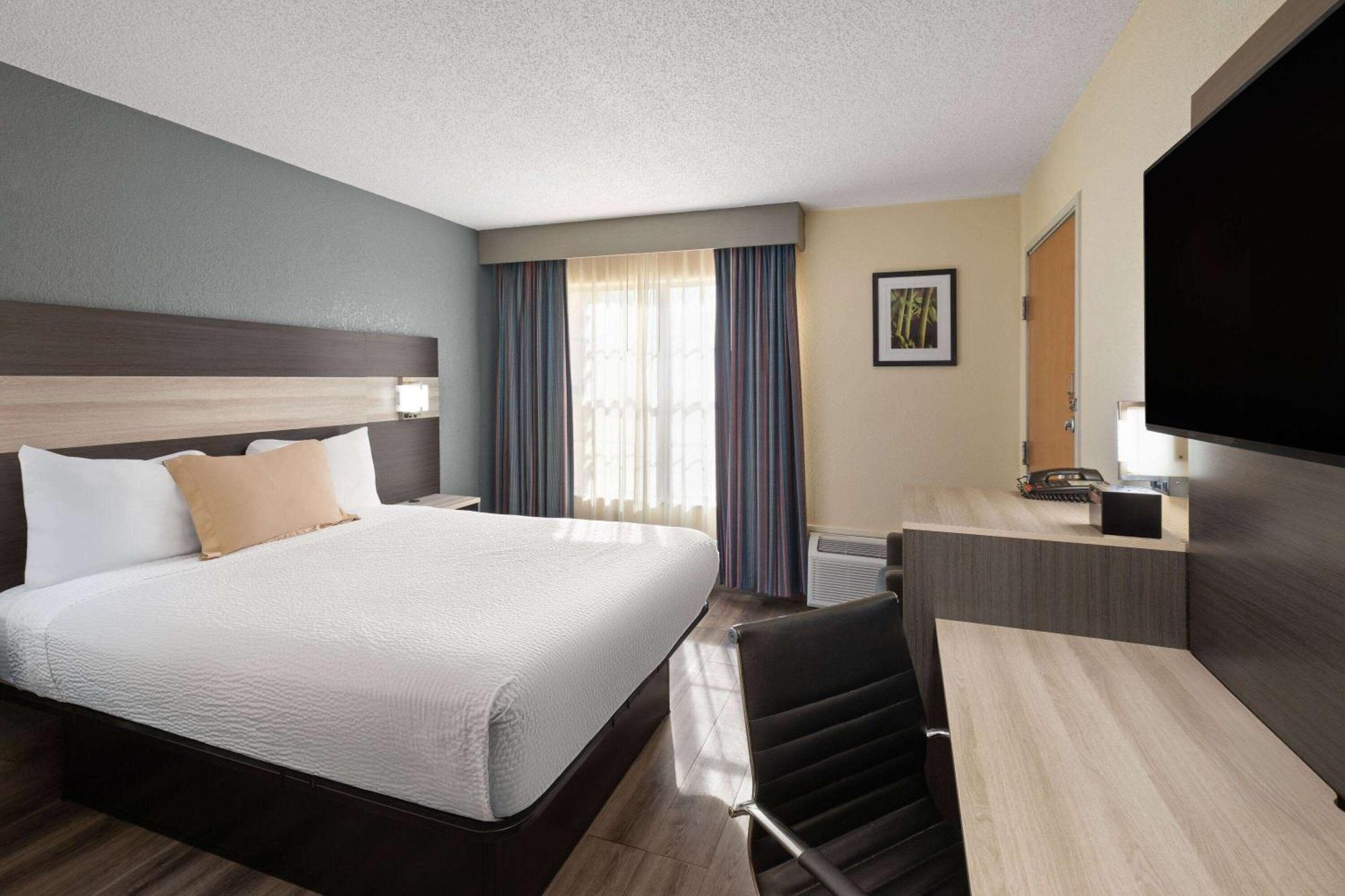 Travelodge By Wyndham Perry National Fairgrounds Area I-75 Exteriör bild