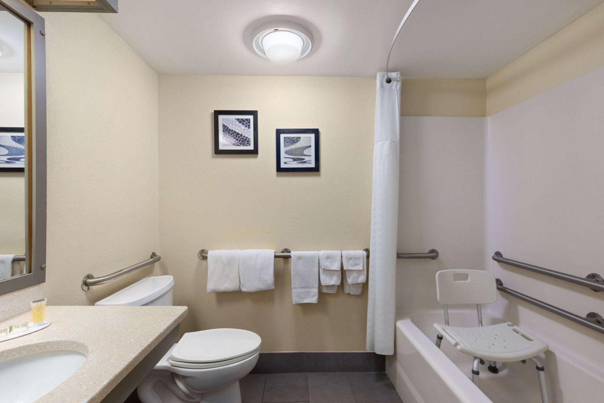 Travelodge By Wyndham Perry National Fairgrounds Area I-75 Exteriör bild