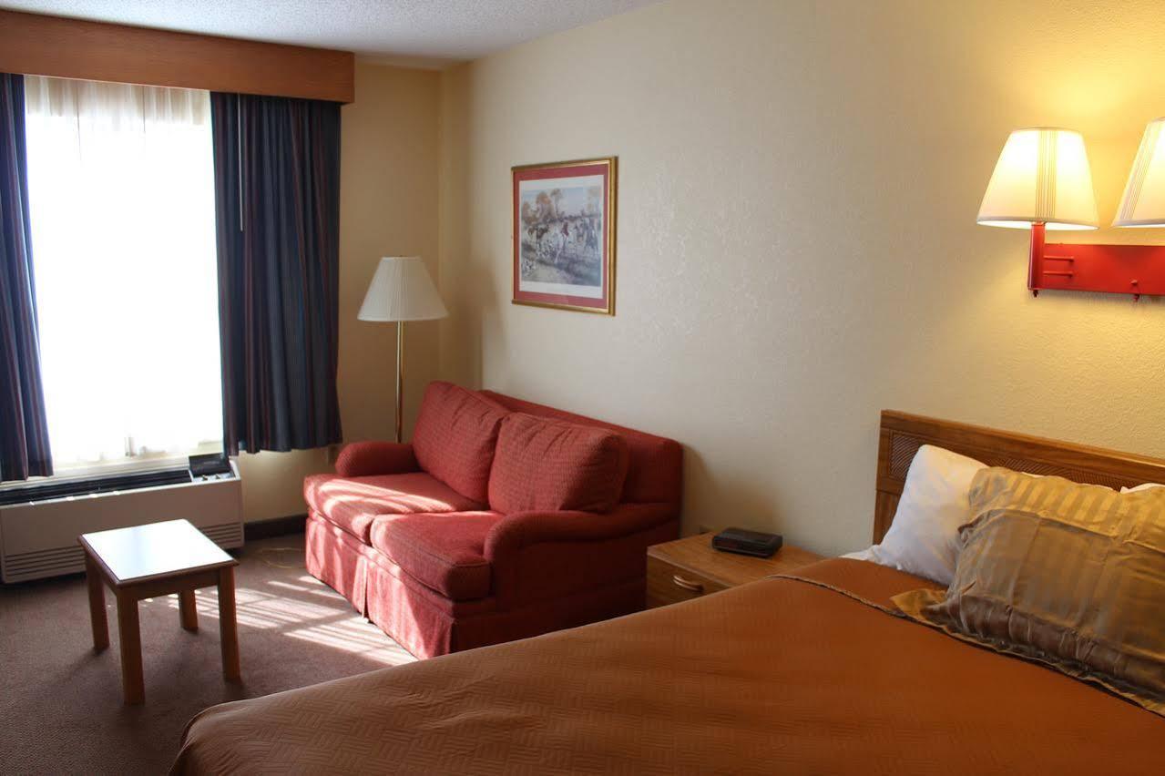 Travelodge By Wyndham Perry National Fairgrounds Area I-75 Exteriör bild