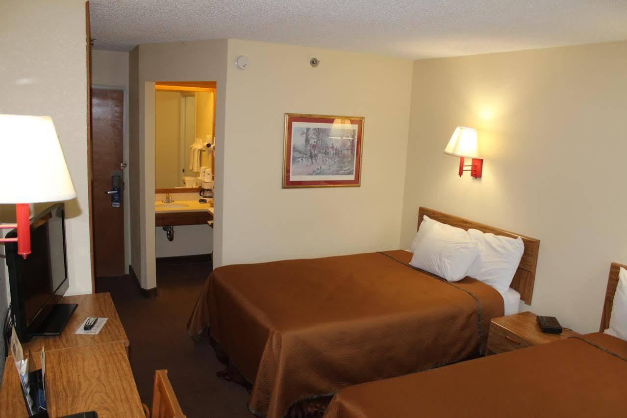 Travelodge By Wyndham Perry National Fairgrounds Area I-75 Exteriör bild