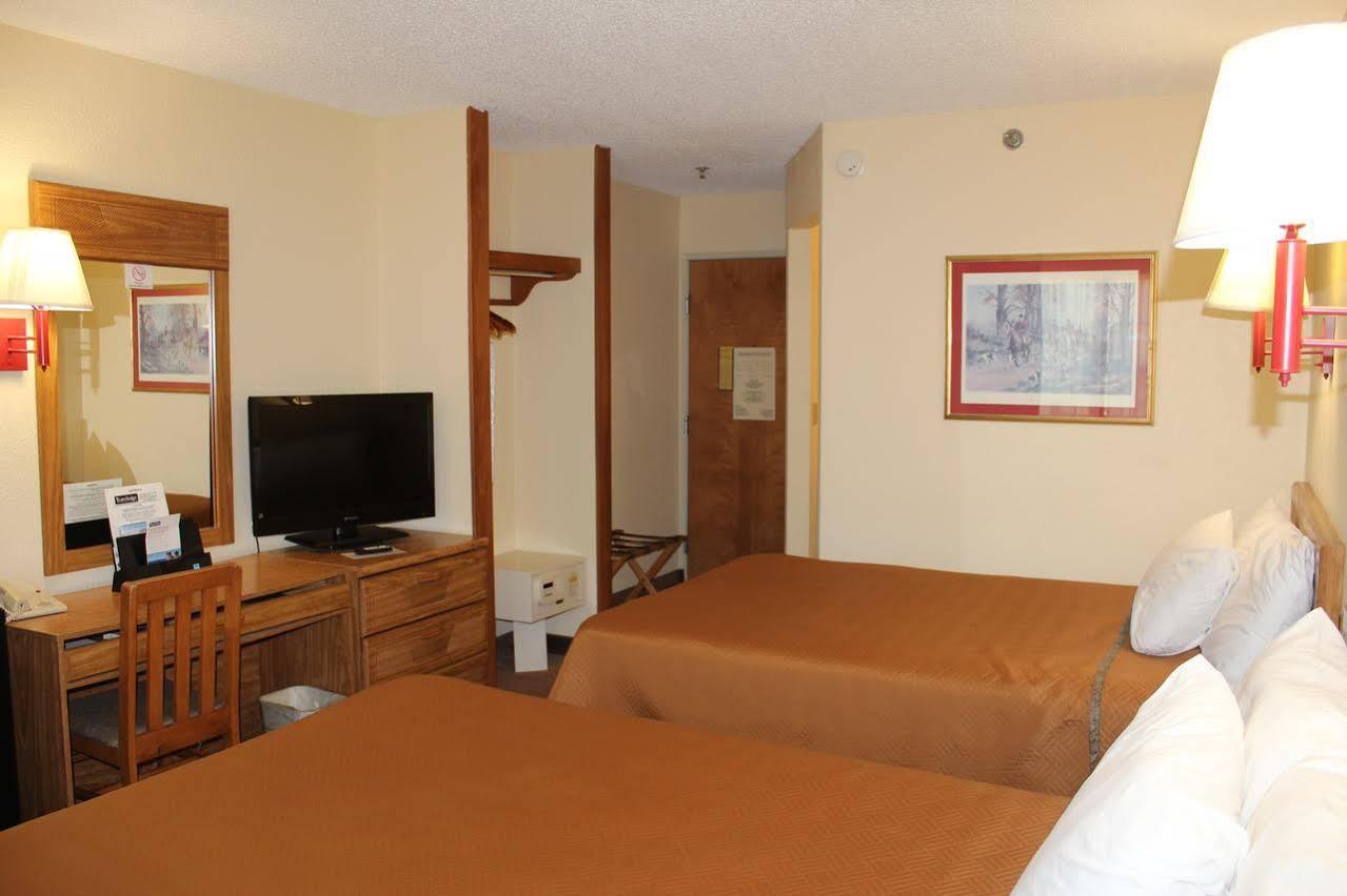 Travelodge By Wyndham Perry National Fairgrounds Area I-75 Exteriör bild