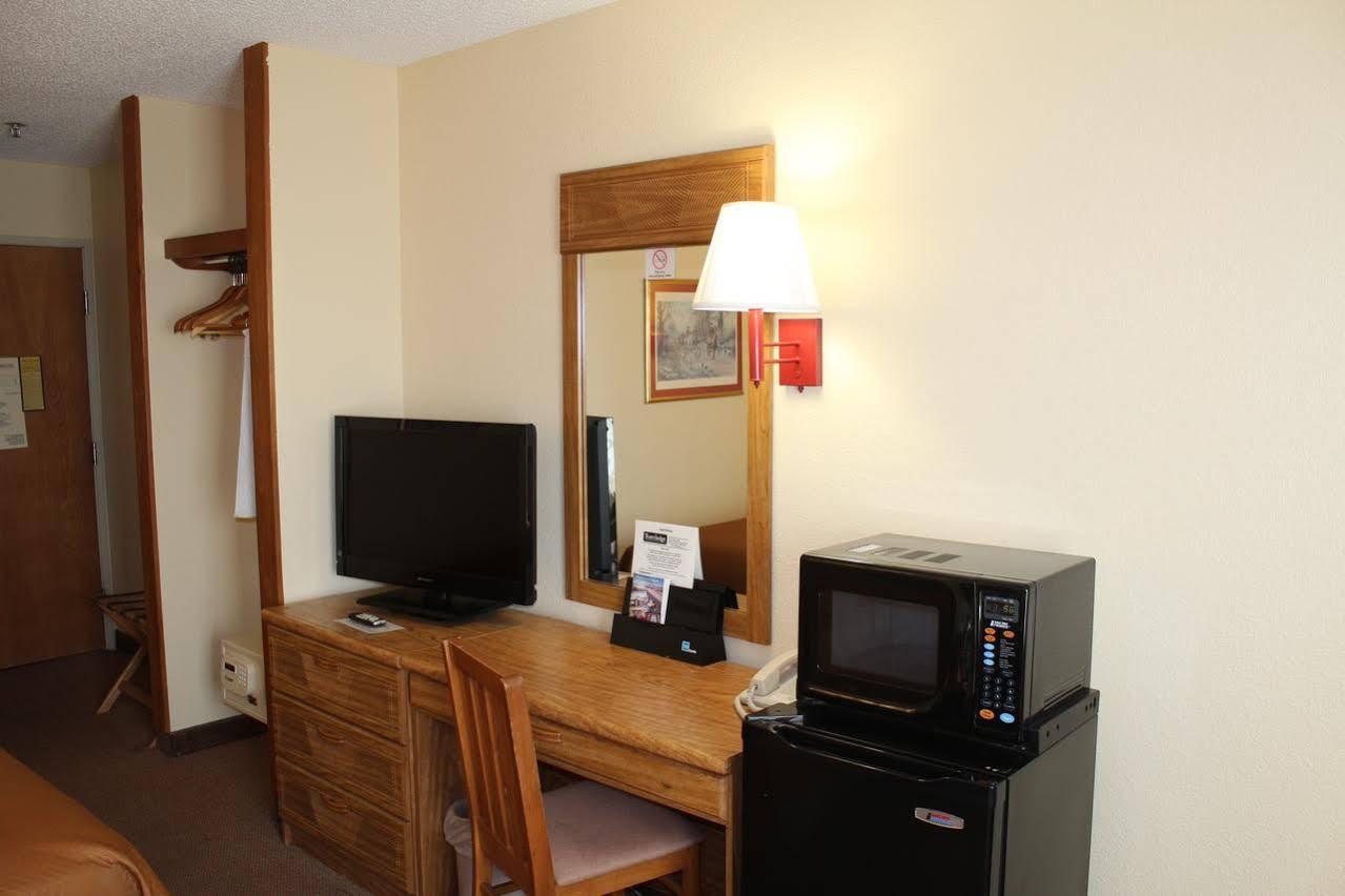 Travelodge By Wyndham Perry National Fairgrounds Area I-75 Exteriör bild